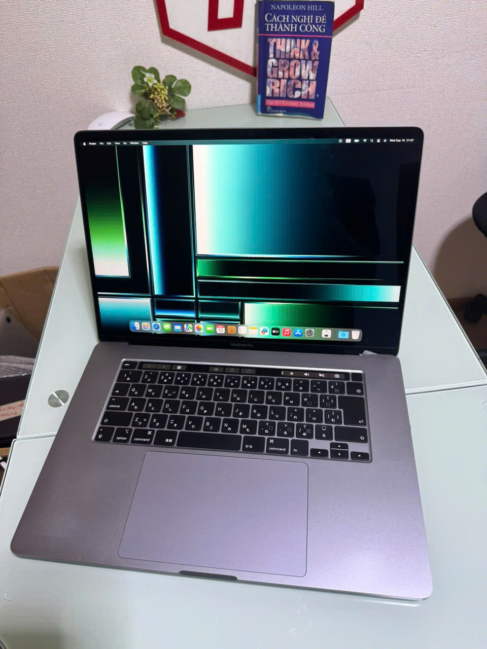 Macbook Pro 2019 Grey / Core i9 / RAM 64GB / SSD 1TB /AMD